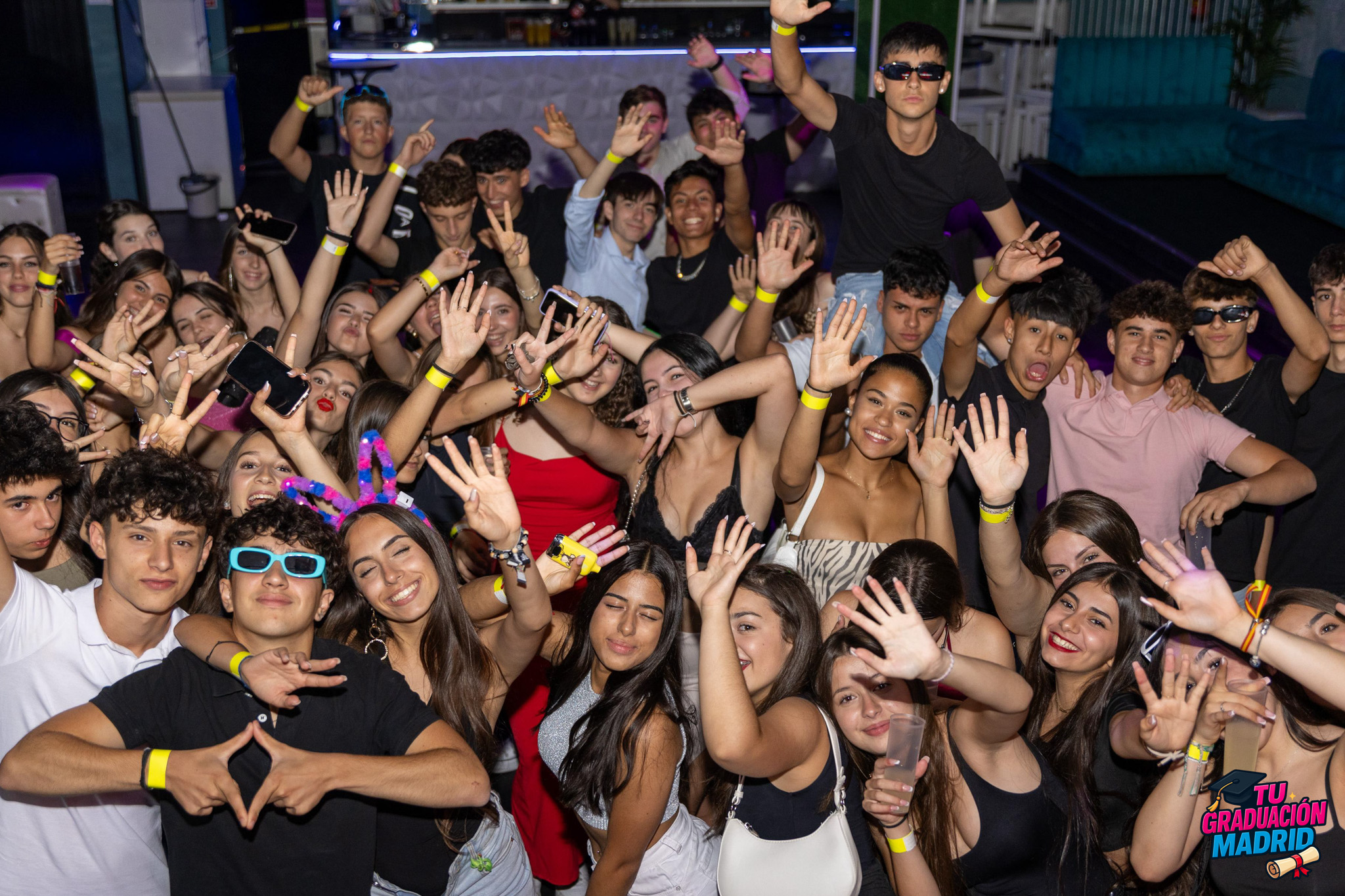 Fiesta de graduación con barra libre y DJ